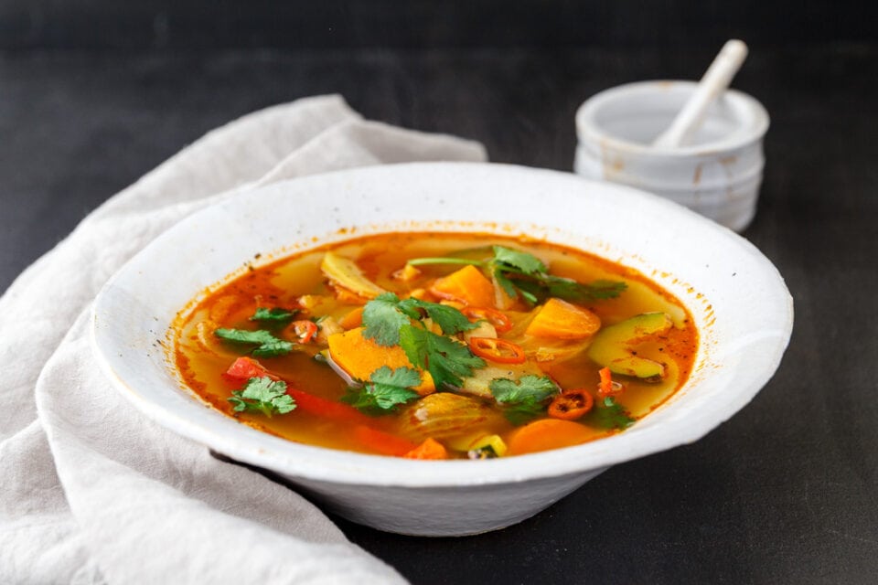 Asiatische Kichererbsen-Gemüsesuppe · Eat this! Foodblog für gesunde ...