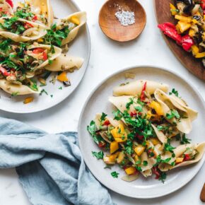 Conchiglie mit geröstetem Gemüse