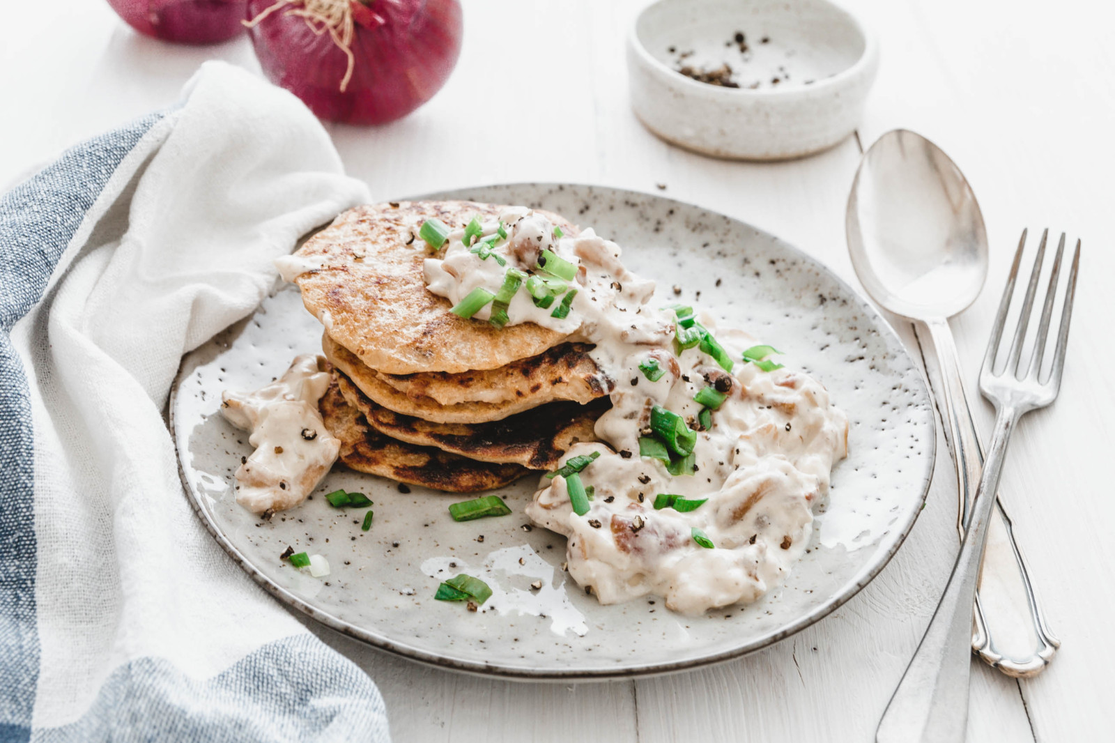 Sauerkraut-Pancakes mit Pilzrahmsauce · Eat this! Foodblog • Vegane ...