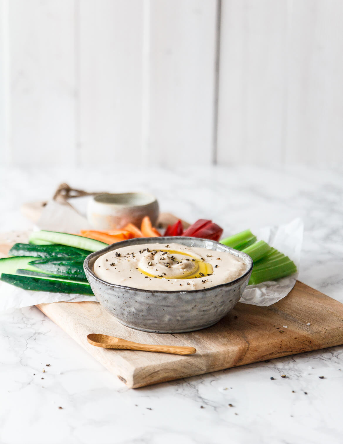 Bohnen-Meerrettich-Hummus mit geröstetem Knoblauch · Eat this! Foodblog ...