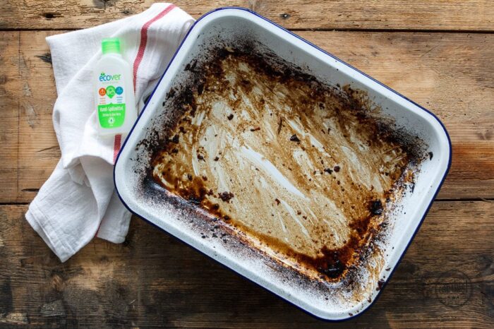 Und wie wird die neue Emaille nun wieder sauber?