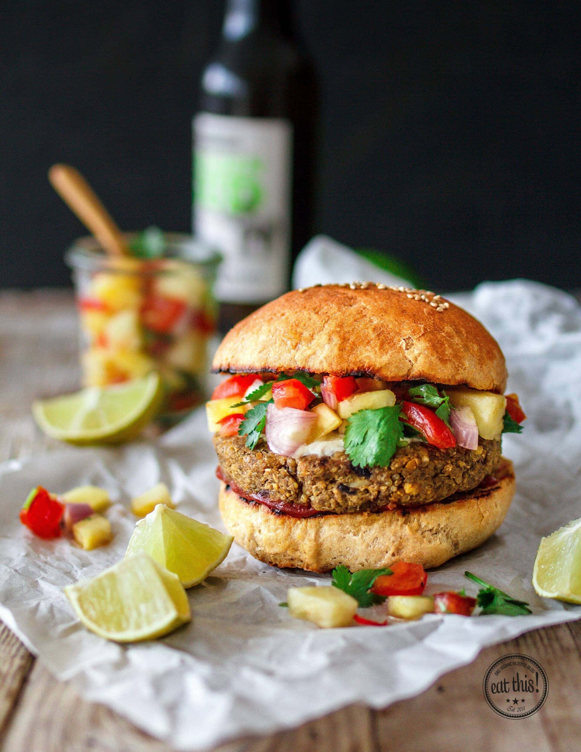 Quinoaburger mit fruchtig-scharfer Ananas-Salsa · Eat this!