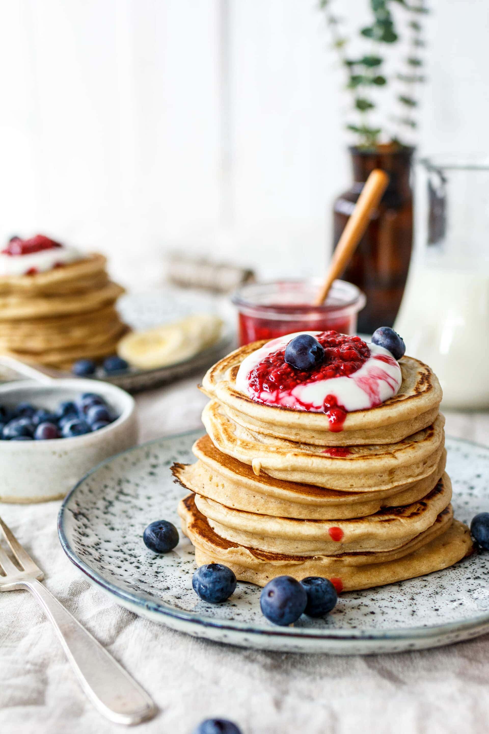 Die fluffigsten veganen Pancakes {Pancake Day Special} · Eat this!