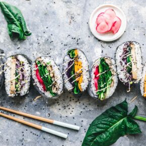 Vegane Sushi-Sandwiches - japanische Onigirazu