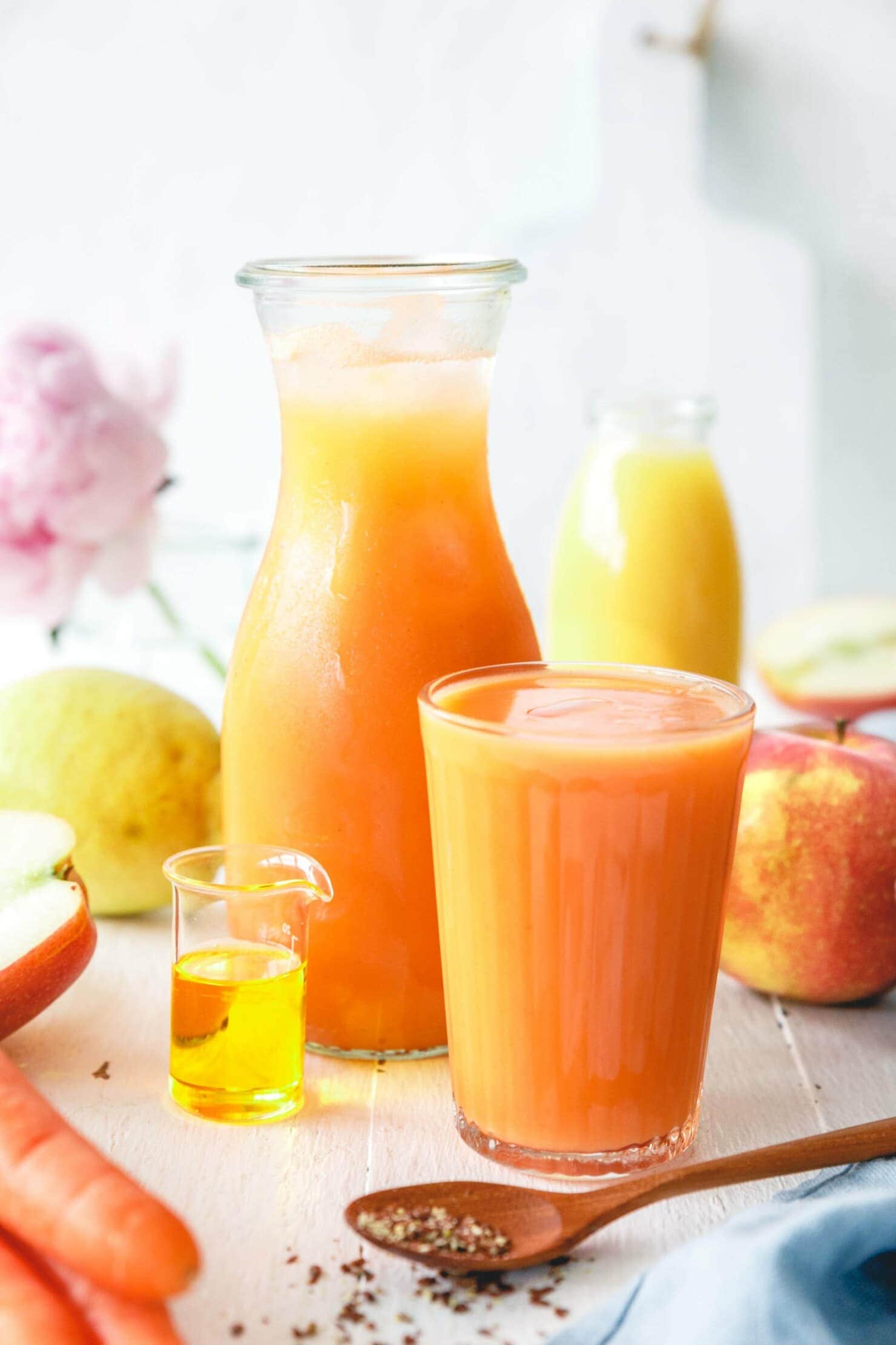 Leckerer Frühstückssmoothie mit Apfel, Karotte & Orangensaft {5 a day ... Leckerer Frühstückssmoothie mit Apfel, Karotte & Orangensaft {5 a day ...