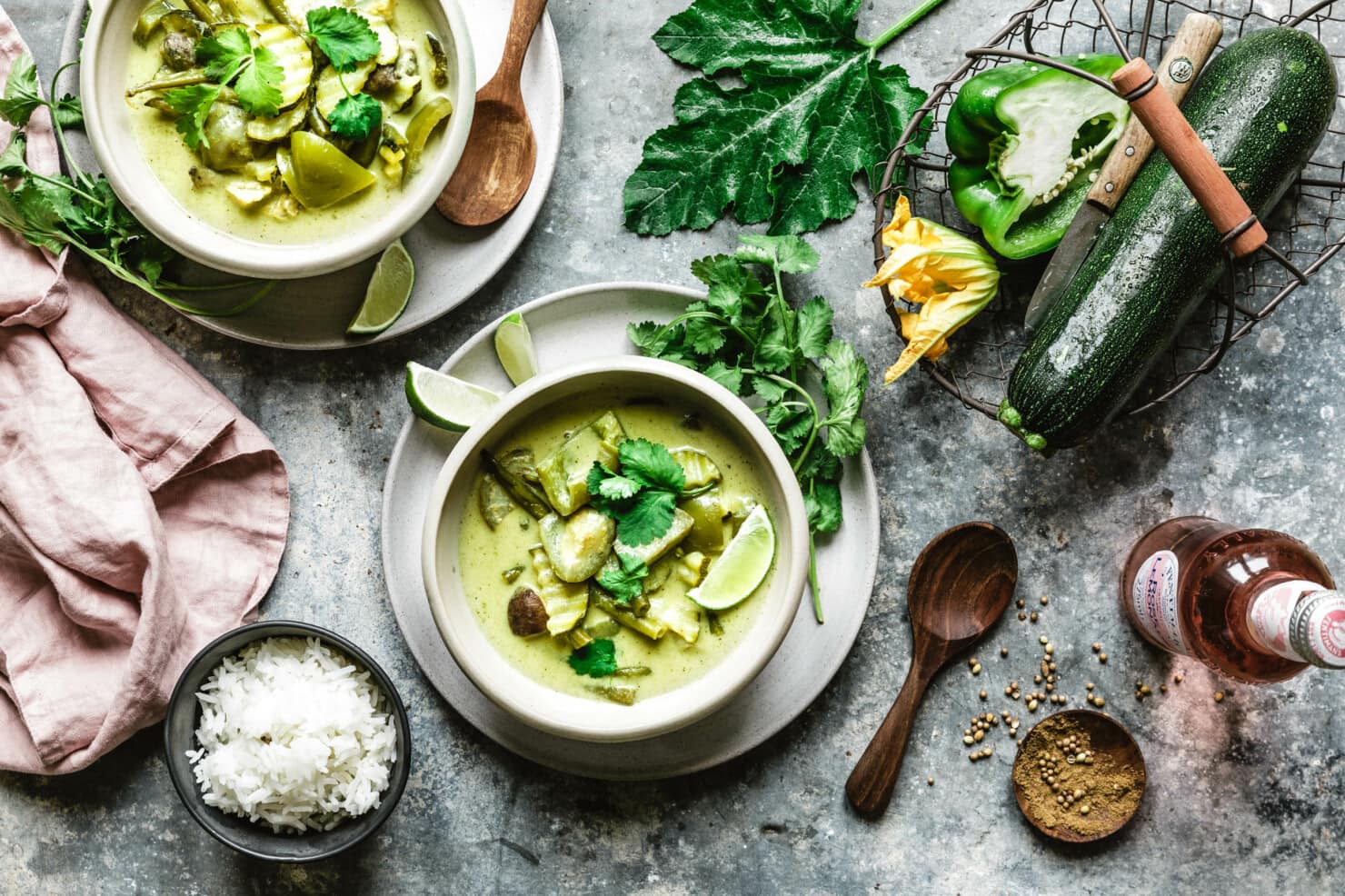 Grünes Thai-Curry mit Zucchini &amp; Auberginen · Eat this! Foodblog für ...