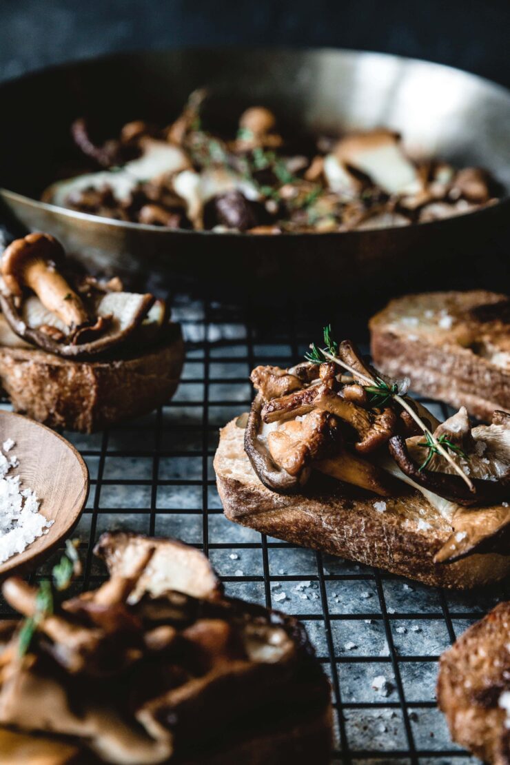 Herbstliche Crostini mit Pilzen &amp; Thymian · Eat this!