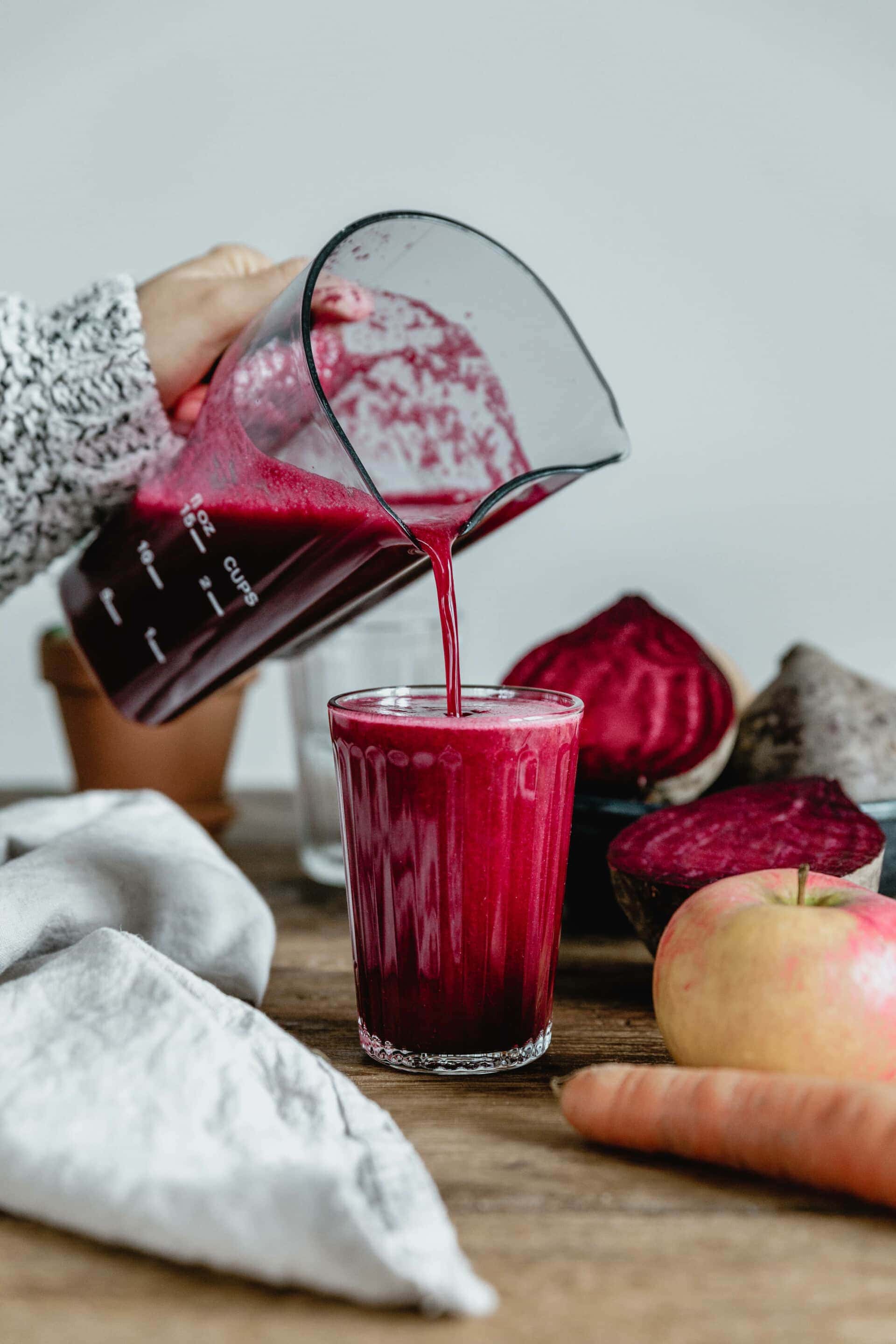 Rote Bete Saft mit Apfel & Ingwer {Beet the cold} · Eat this!