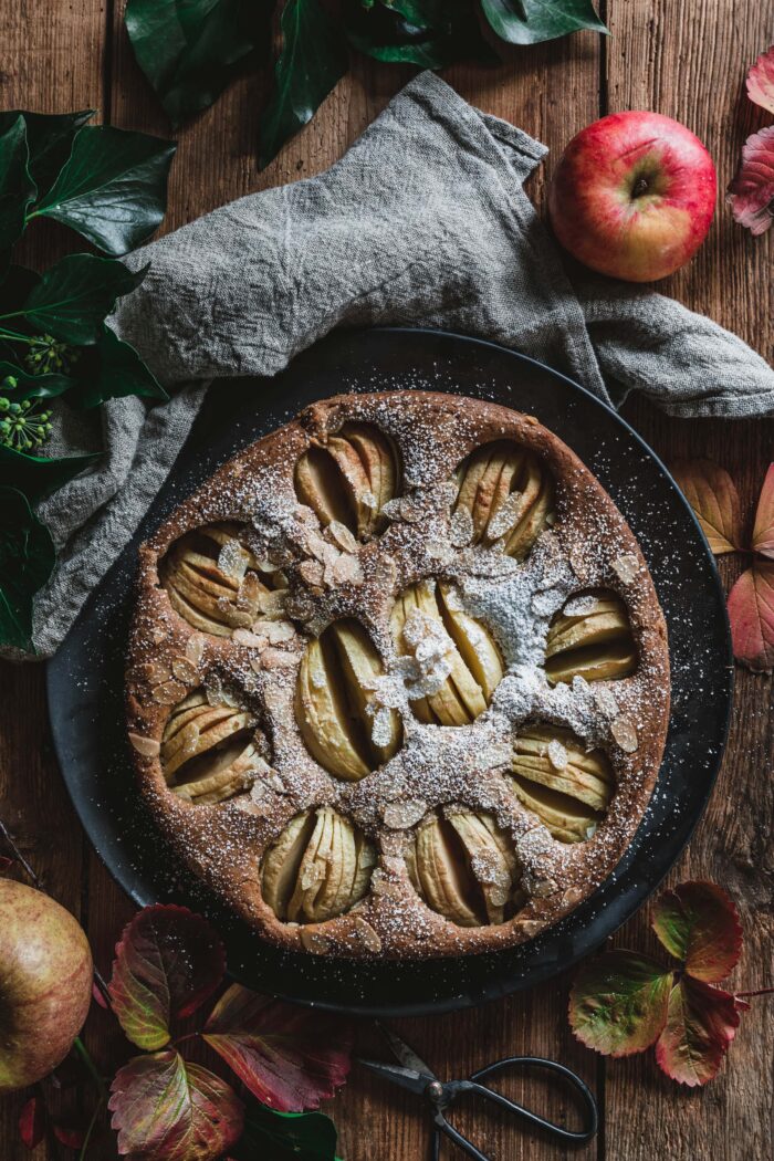 Veganer versunkener Apfelkuchen mit Baileys Almande