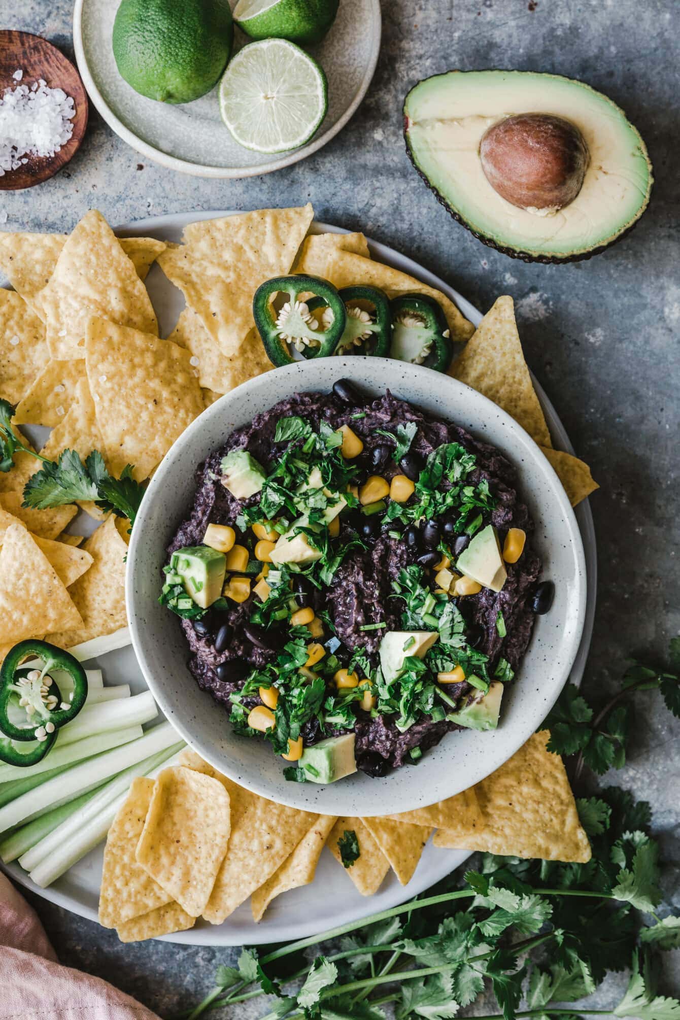Cremiger Schwarze Bohnen-Dip mit Kakao · Eat this!