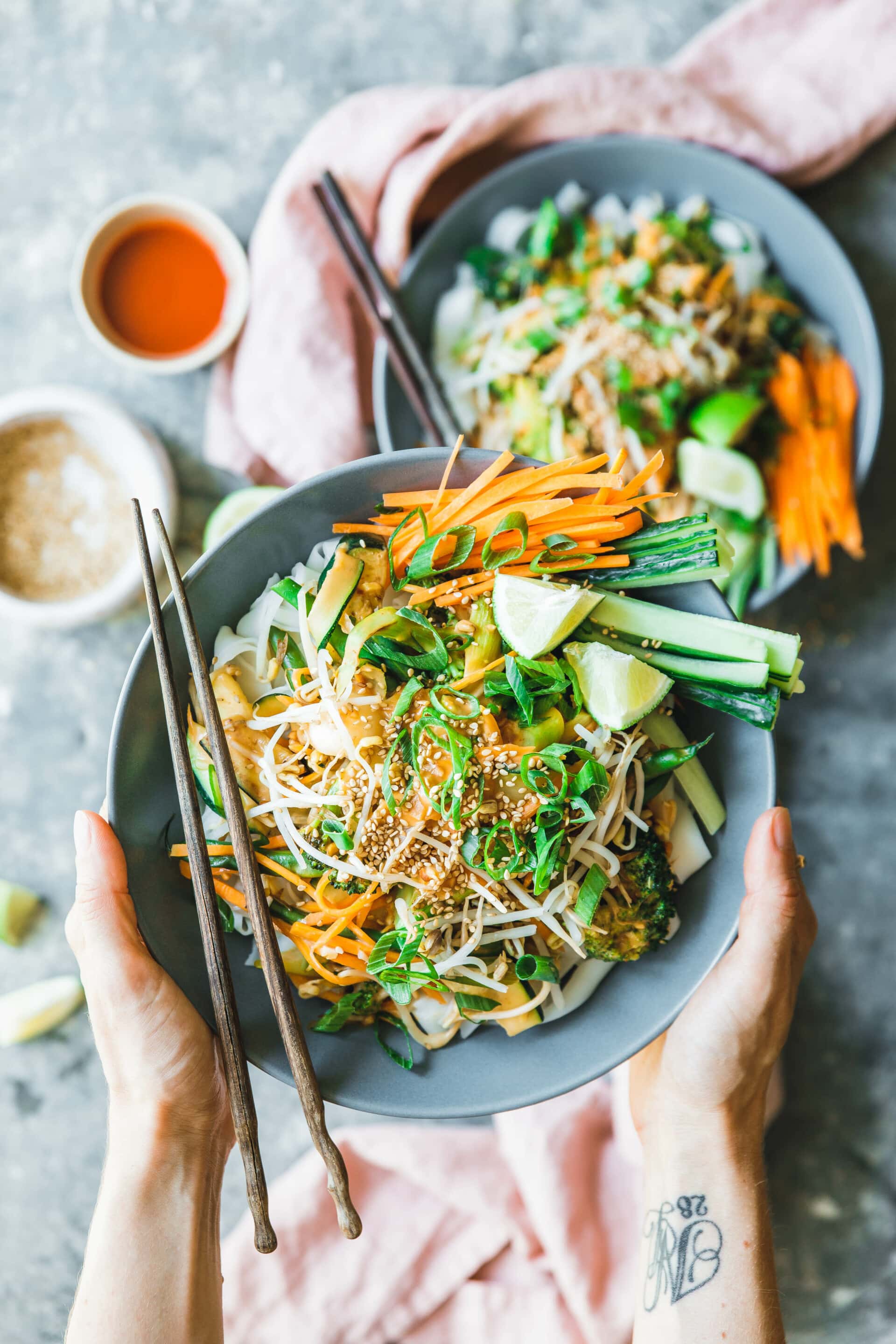 Thai-Reisnudeln mit Erdnusssauce · Eat this! Foodblog • Vegane Rezepte ...