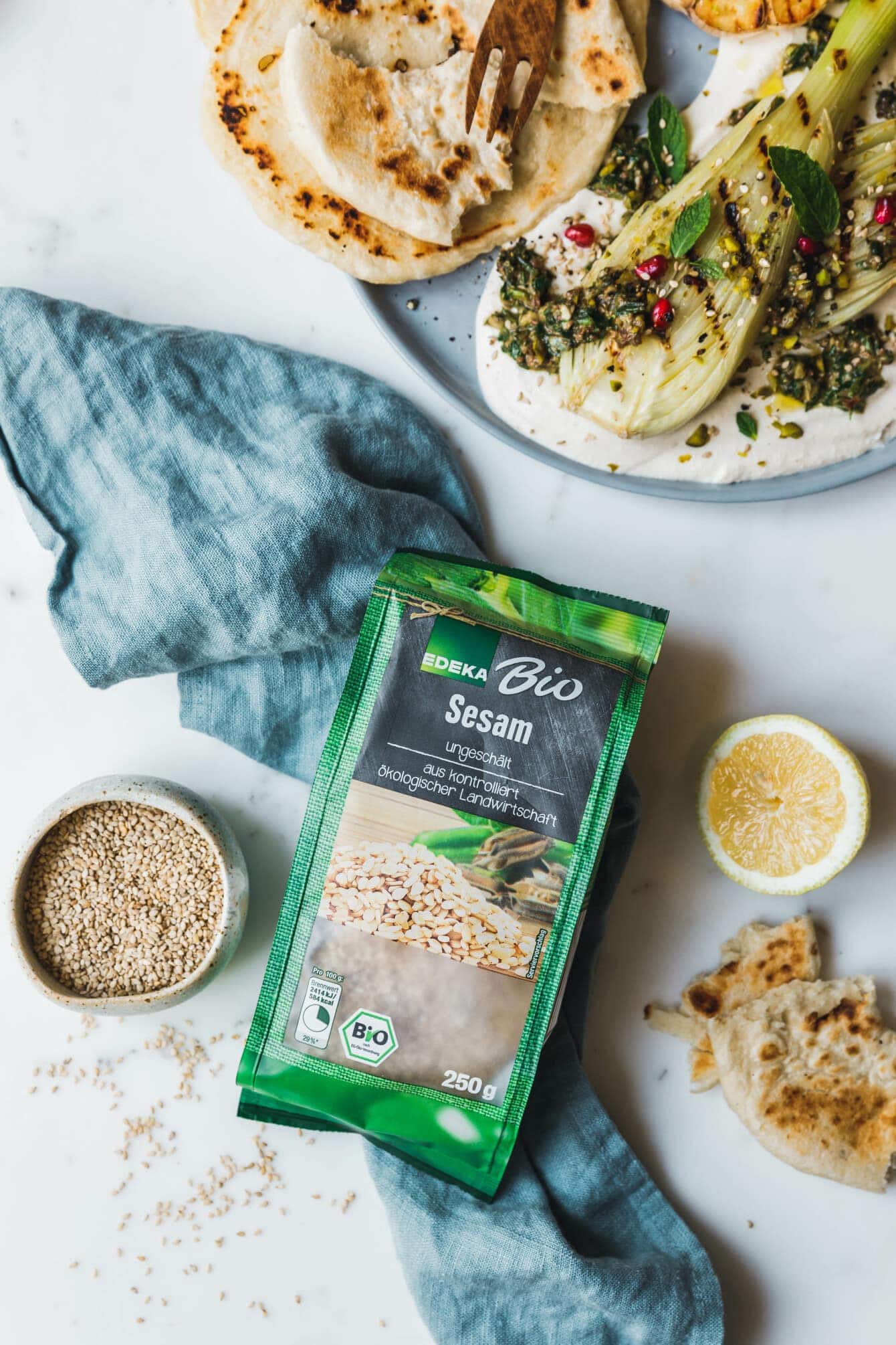 Gegrillter Fenchel mit Labneh und Oliven-Kräuter-Pesto · Eat this ...