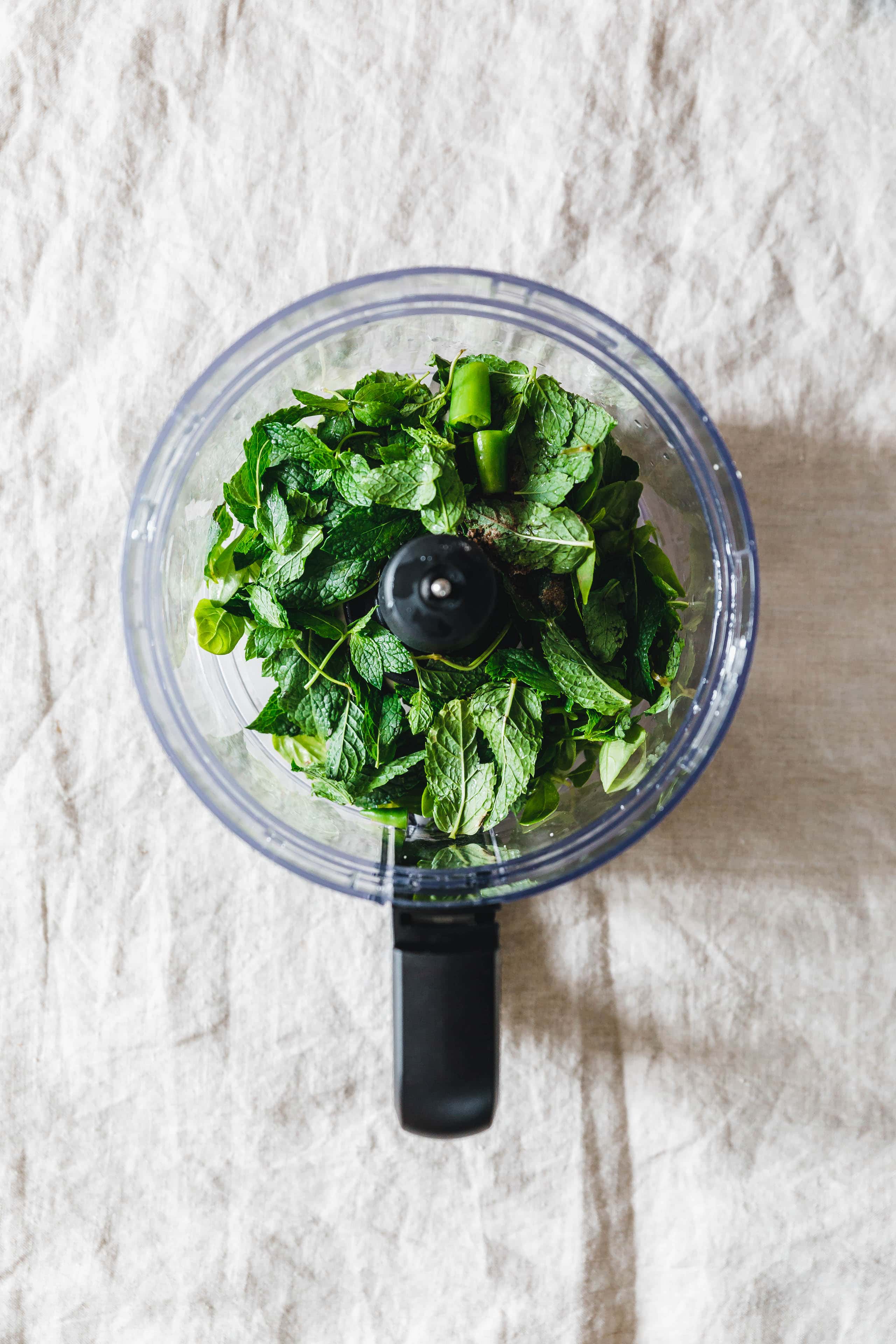 Masala Dal Vada – Indische Kichererbsenbällchen mit Minz-Chutney · Eat ... Masala Dal Vada – Indische Kichererbsenbällchen mit Minz-Chutney · Eat ...