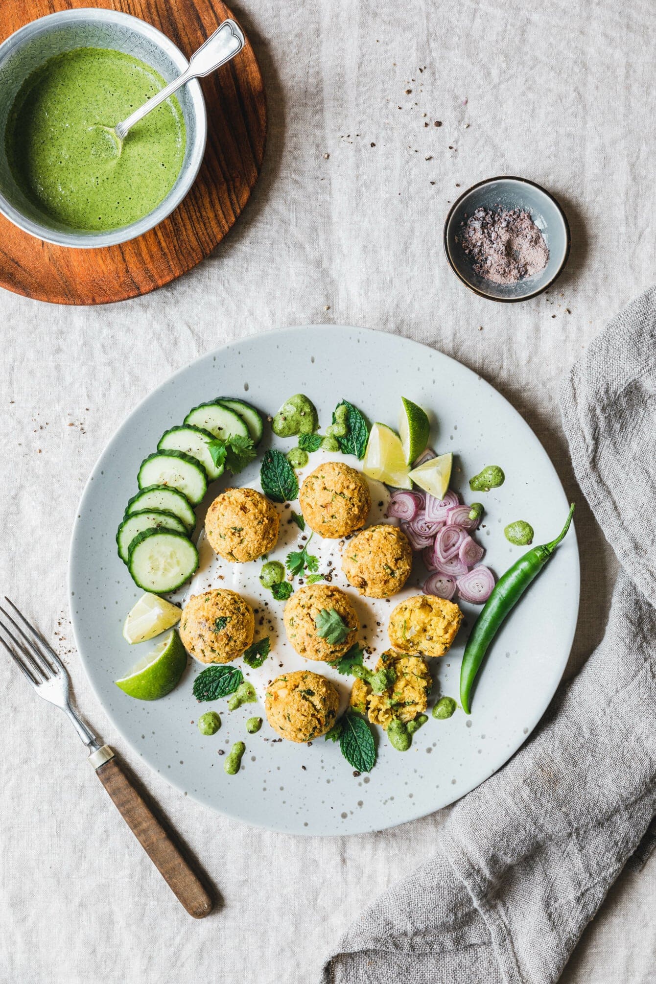 Masala Dal Vada – Indische Kichererbsenbällchen mit Minz-Chutney · Eat ... Masala Dal Vada – Indische Kichererbsenbällchen mit Minz-Chutney · Eat ...