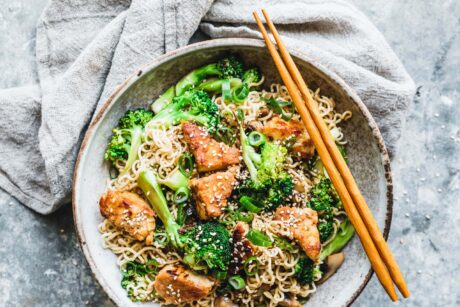 Bami Goreng mit Brokkoli & Tempeh