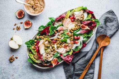 Herbstsalat mit Next Level Walnuss-Miso-Dressing