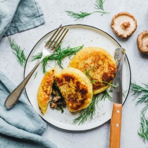Knusprige Potato Cakes mit Pilzfüllung & frischem Dill