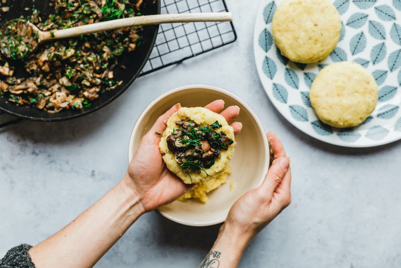 Knusprige Potato Cakes mit Pilzfüllung &amp; frischem Dill · Eat this!