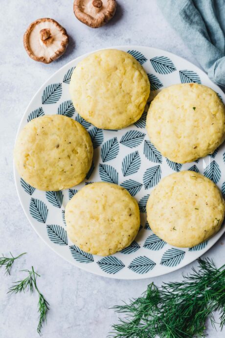 Knusprige Potato Cakes mit Pilzfüllung & frischem Dill