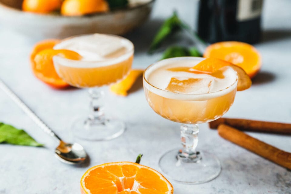 Veganer Gin Sour mit Mandarine & Zimt