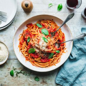 Spaghetti Napoli? Pasta al Pomodoro!