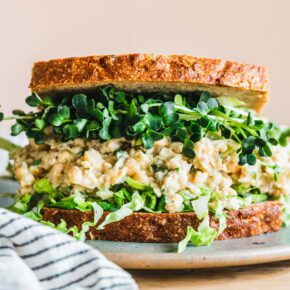 Das leckerste Kichererbsensalat-Sandwich