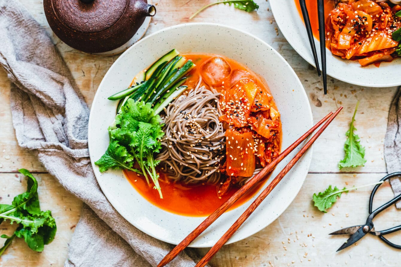 Kalte Kimchi-Nudeln – Bibim Guksu