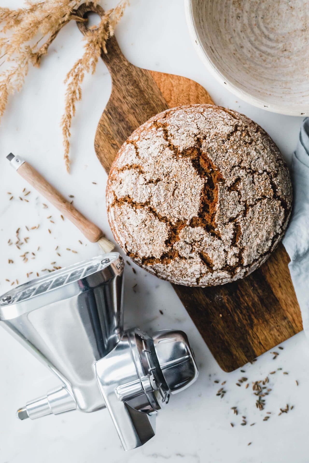 Vollkornbrot mit frisch gemahlenem Roggen &amp; Weizen · Eat this! Foodblog