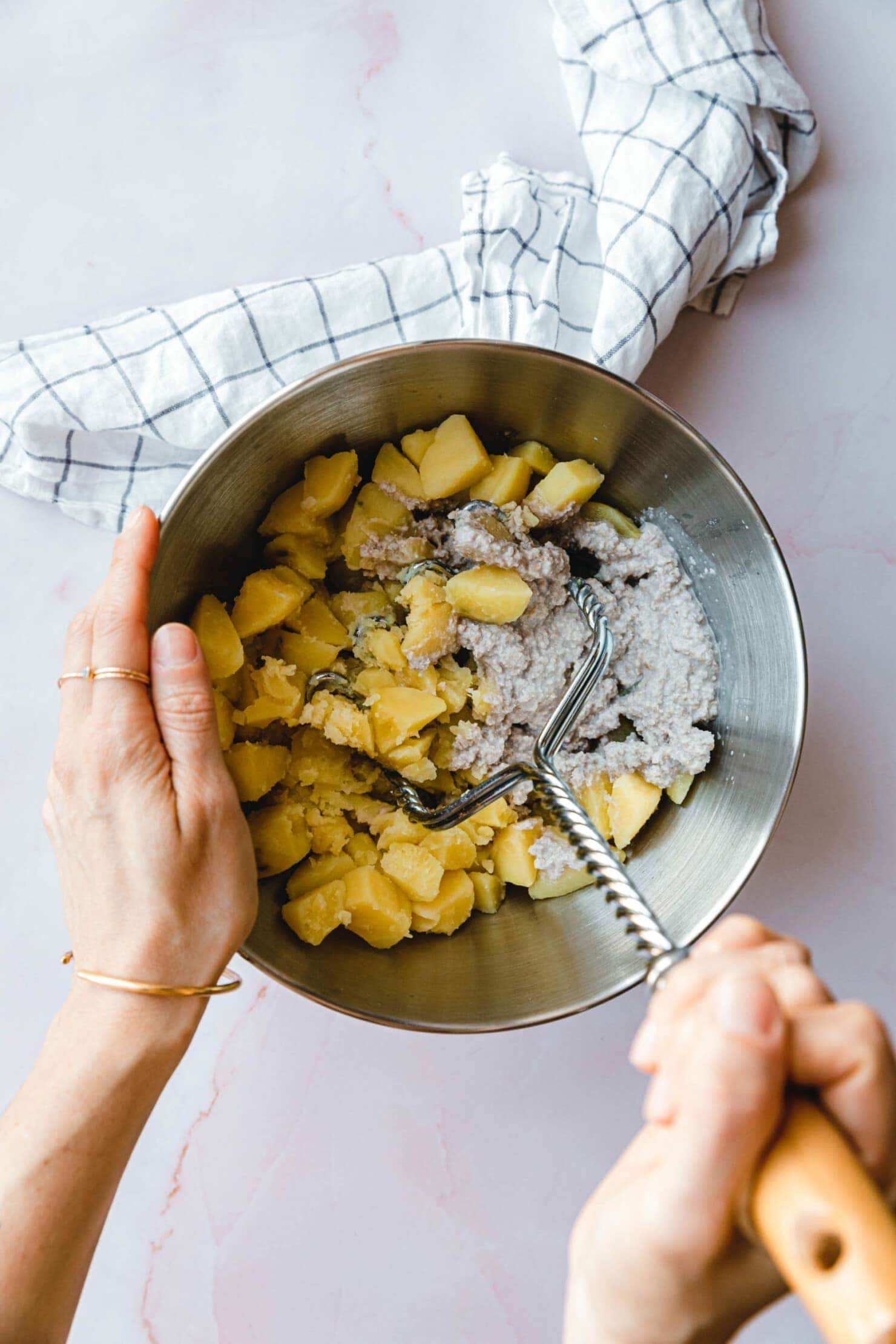 Skordalia – griechischer Kartoffel-Knoblauch-Dip · Eat this! Skordalia – griechischer Kartoffel-Knoblauch-Dip · Eat this!