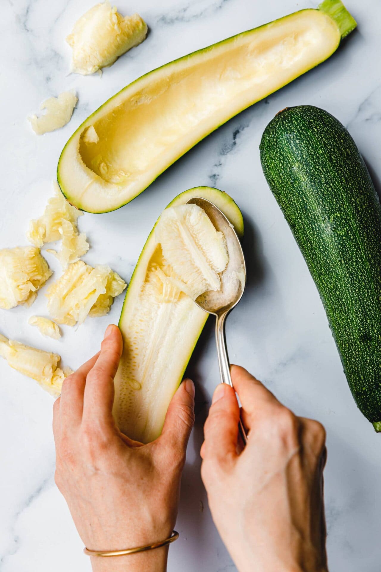 Gefüllte Zucchinischiffchen mit veganem Hackfleisch · Eat this!