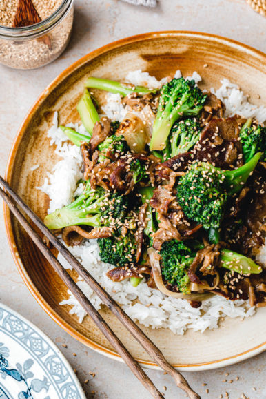 Vegan Beef and Broccoli – Brokkoli-Stir-fry mit Seitan