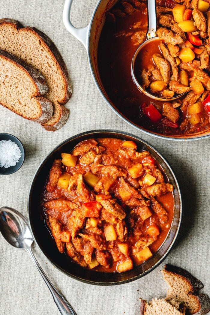 Deftige vegane Gulaschsuppe