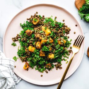 Herbstlicher Kürbis-Linsen-Salat mit 5 Zutaten