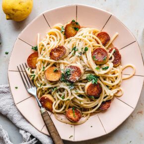 Spaghetti mit Zitronen-Knoblauch-Sauce & Pilz-Scallops