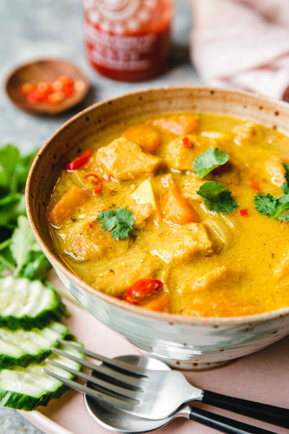 Veganes gelbes Thai-Curry