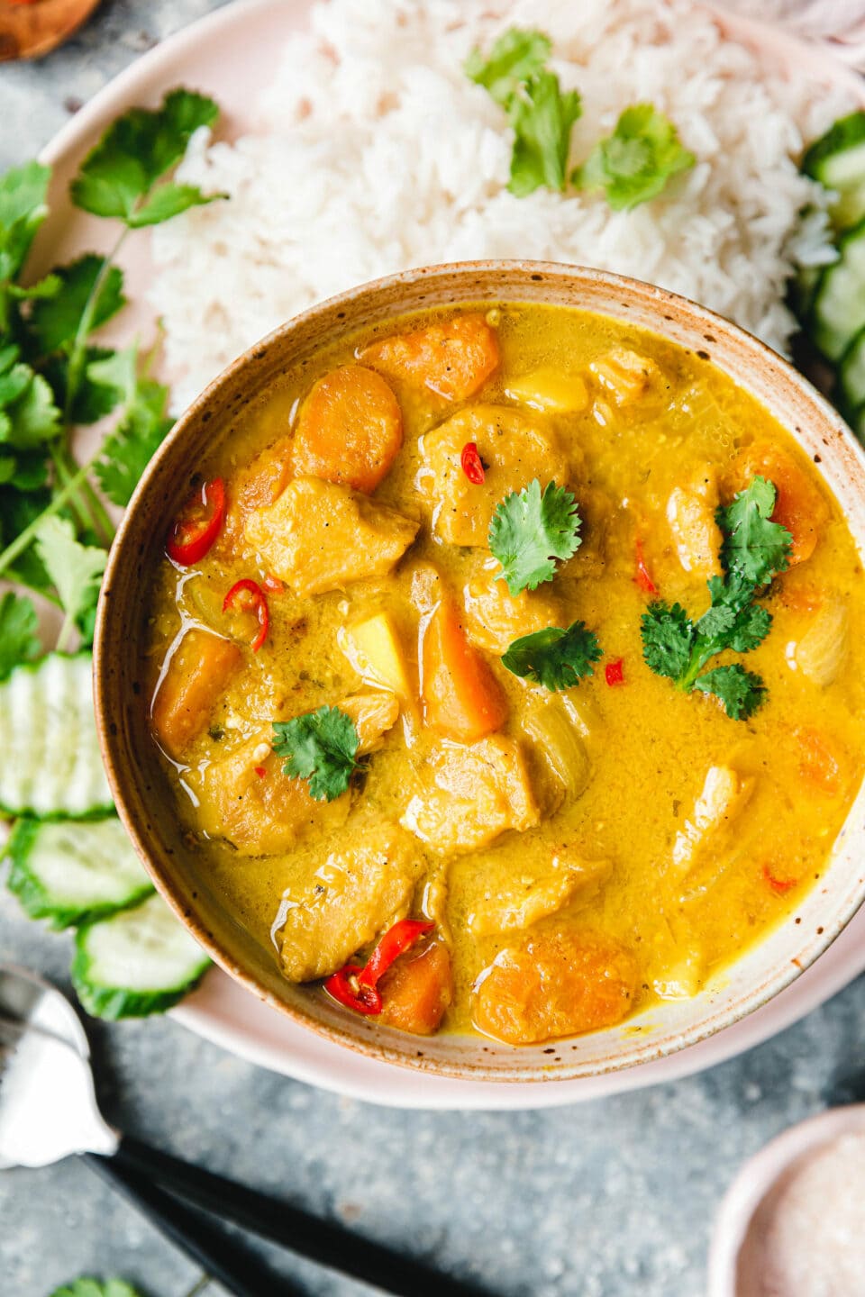Veganes gelbes Thai-Curry