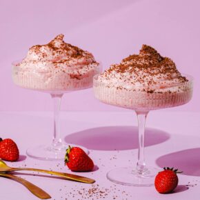 Vegane Erdbeer-Mousse mit Aquafaba