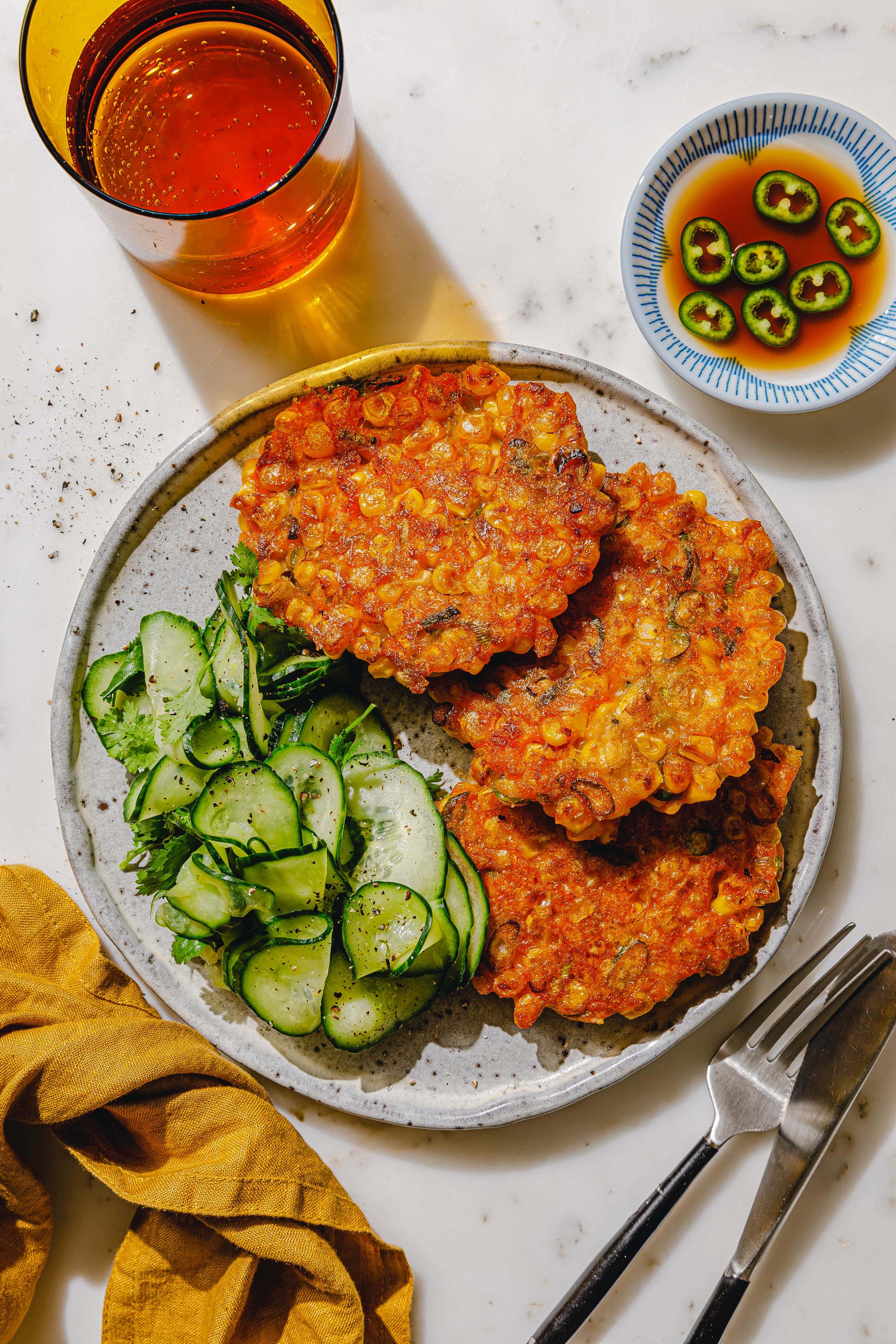 Maispuffer mit Gochujang · Eat this! Foodblog für gesunde vegane Rezepte