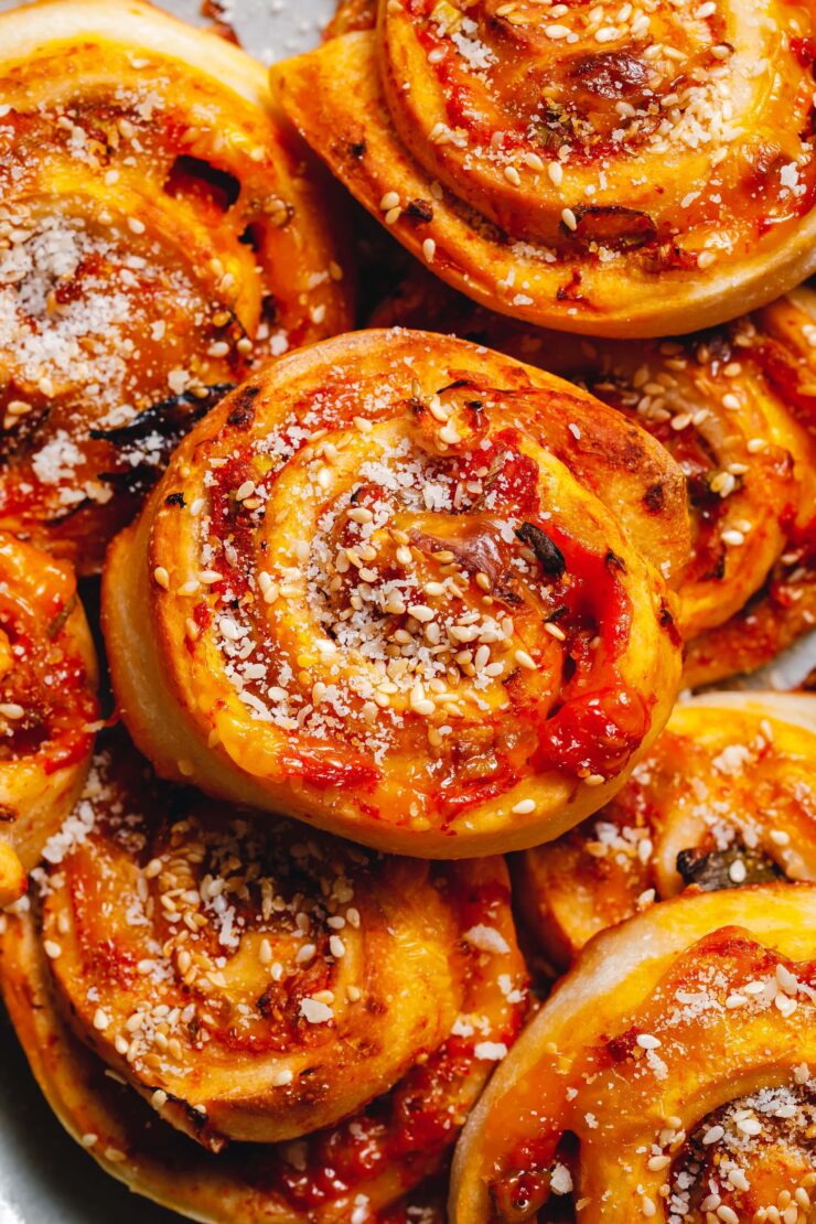 Vegane Kimchi-Pizza-Schnecken · Eat this! Vegane Rezepte