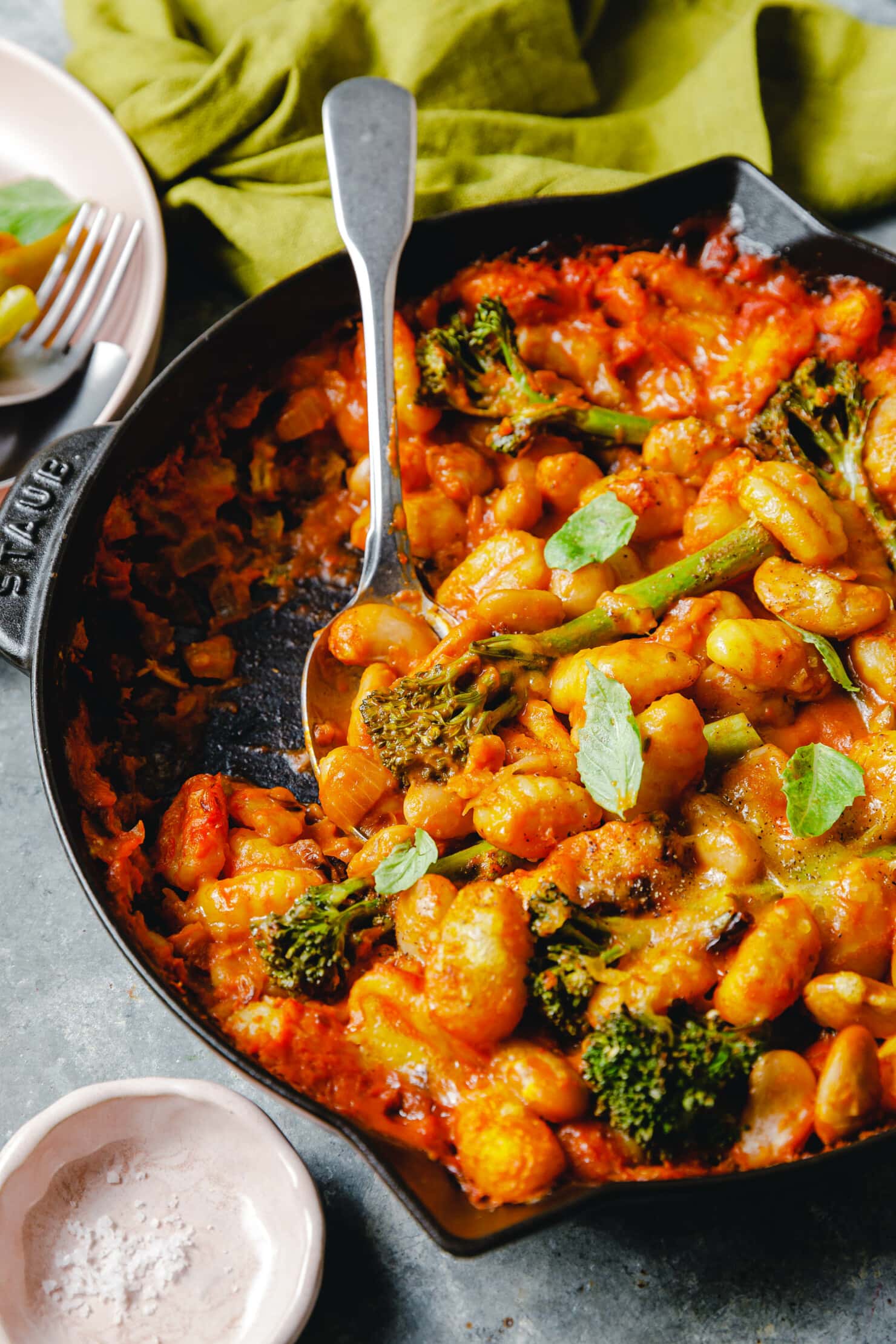 Cremige Ofen-Gnocchi mit Bohnen &amp; Brokkoli · Eat this!