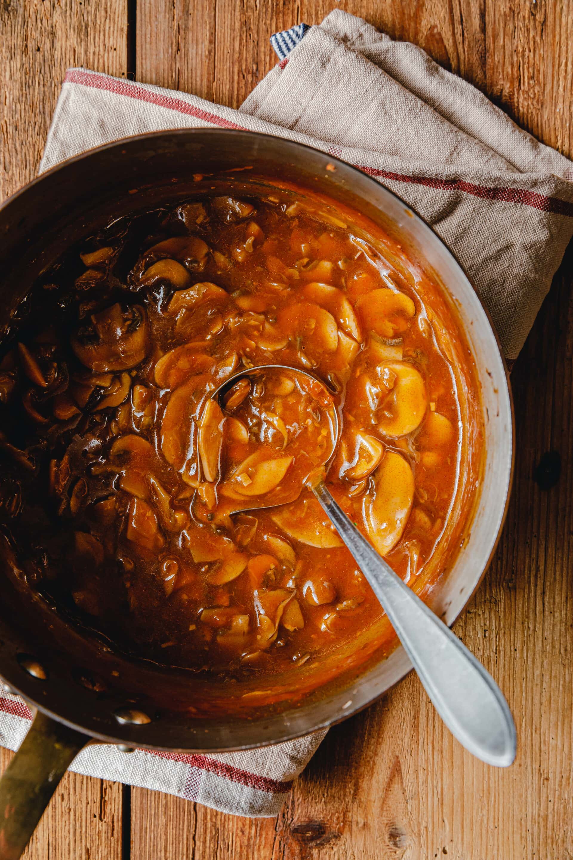 Vegane Jägersauce · Eat this! Vegane Jägersauce · Eat this!