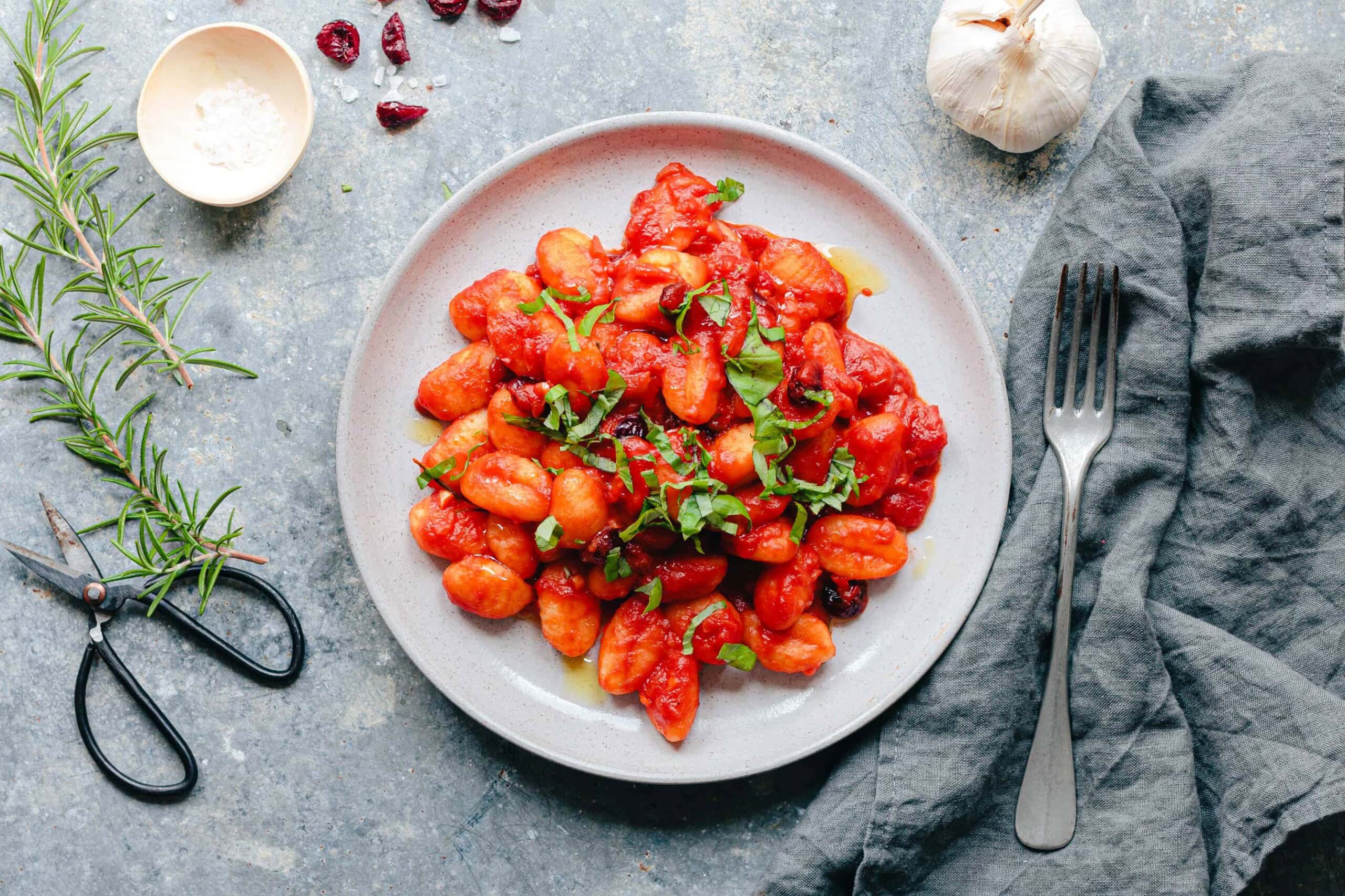 Gnocchi mit Tomaten-Cranberry-Sauce · Eat this! Vegane Rezepte Gnocchi mit Tomaten-Cranberry-Sauce · Eat this! Vegane Rezepte