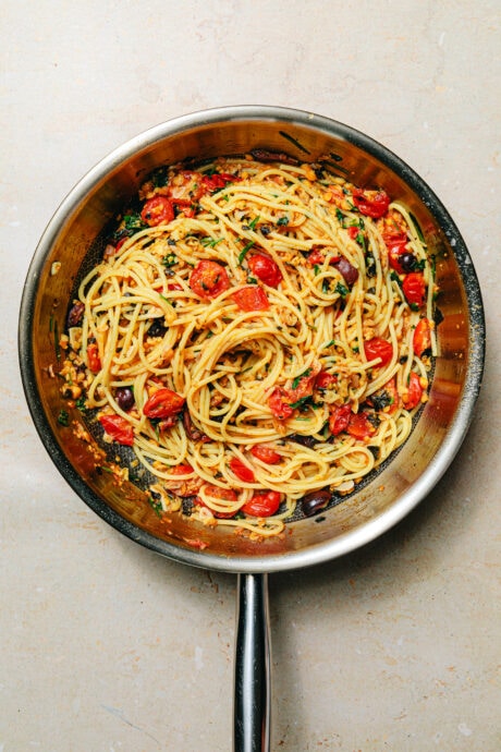 Spaghetti mit Kichererbsen-Thunfisch und Kirschtomaten