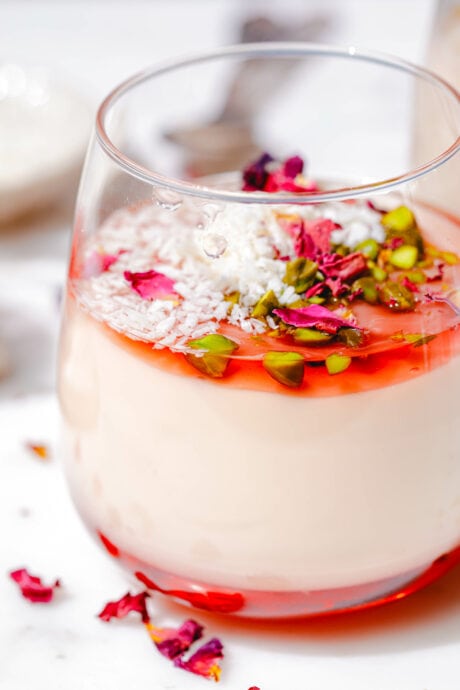 Malabi vegan – israelischer Milchpudding mit Rosenwasser