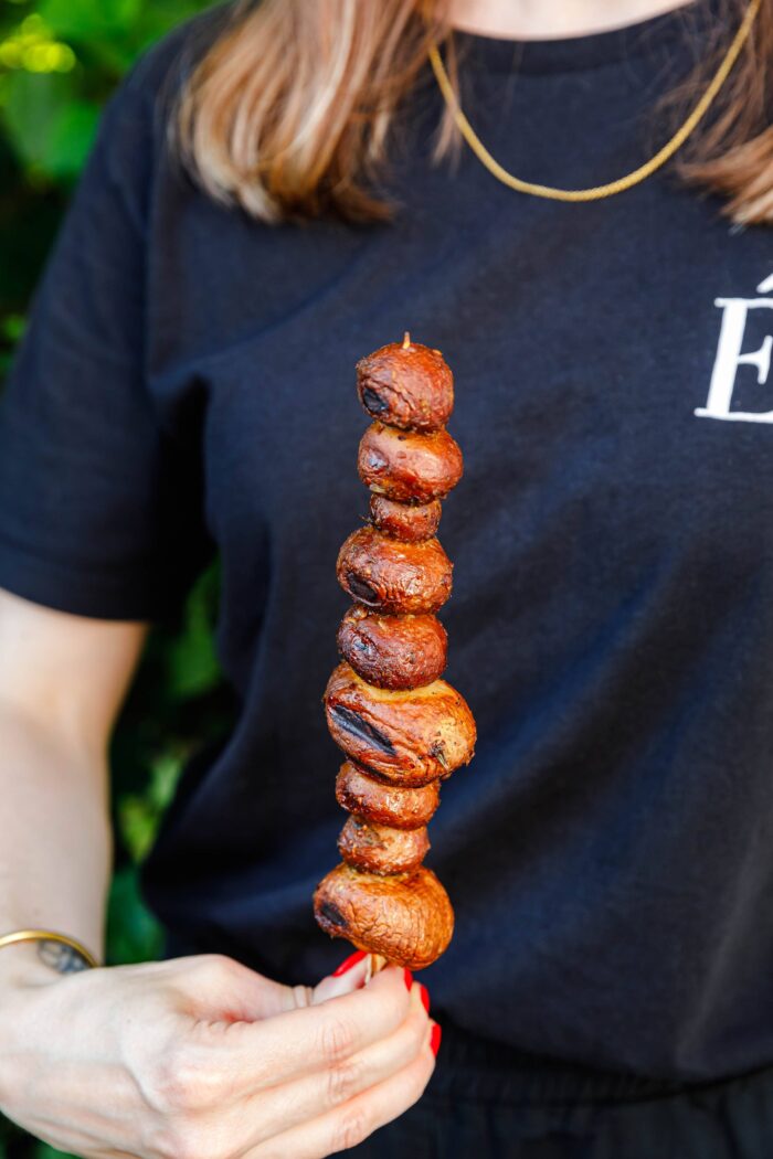 Saftige gegrillte Pilzspieße mit Knoblauch-Dip · Eat this! Vegan Saftige gegrillte Pilzspieße mit Knoblauch-Dip · Eat this! Vegan