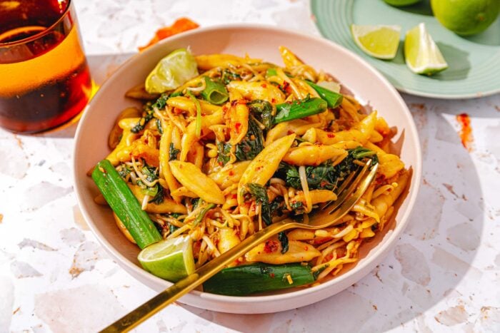 Kürbis-Scherennudeln mit Salbei, Knoblauch und Chili · Eat this! Kürbis-Scherennudeln mit Salbei, Knoblauch und Chili · Eat this!