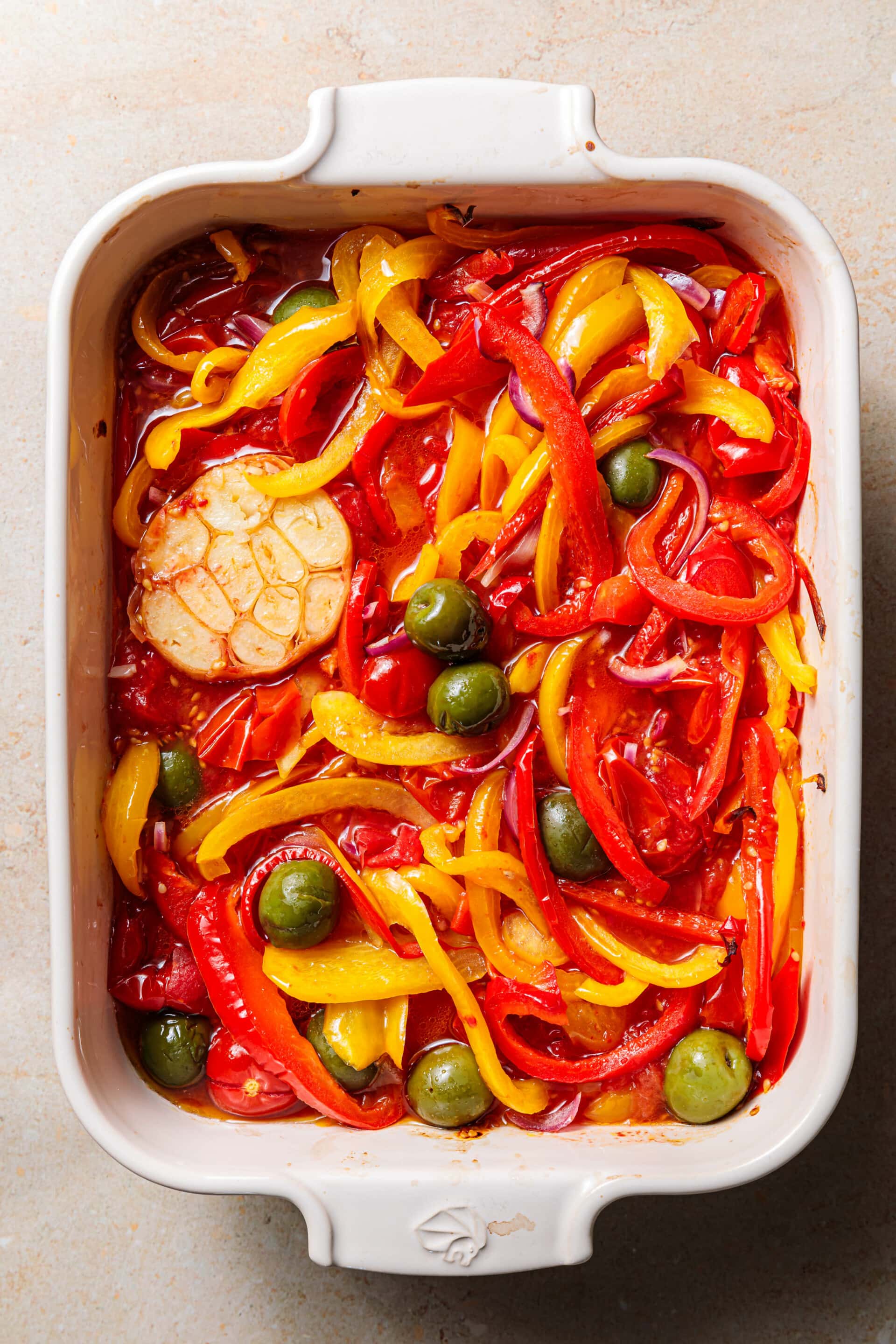 Peperonata mit Oliven und Ofen-Polenta · Eat this!