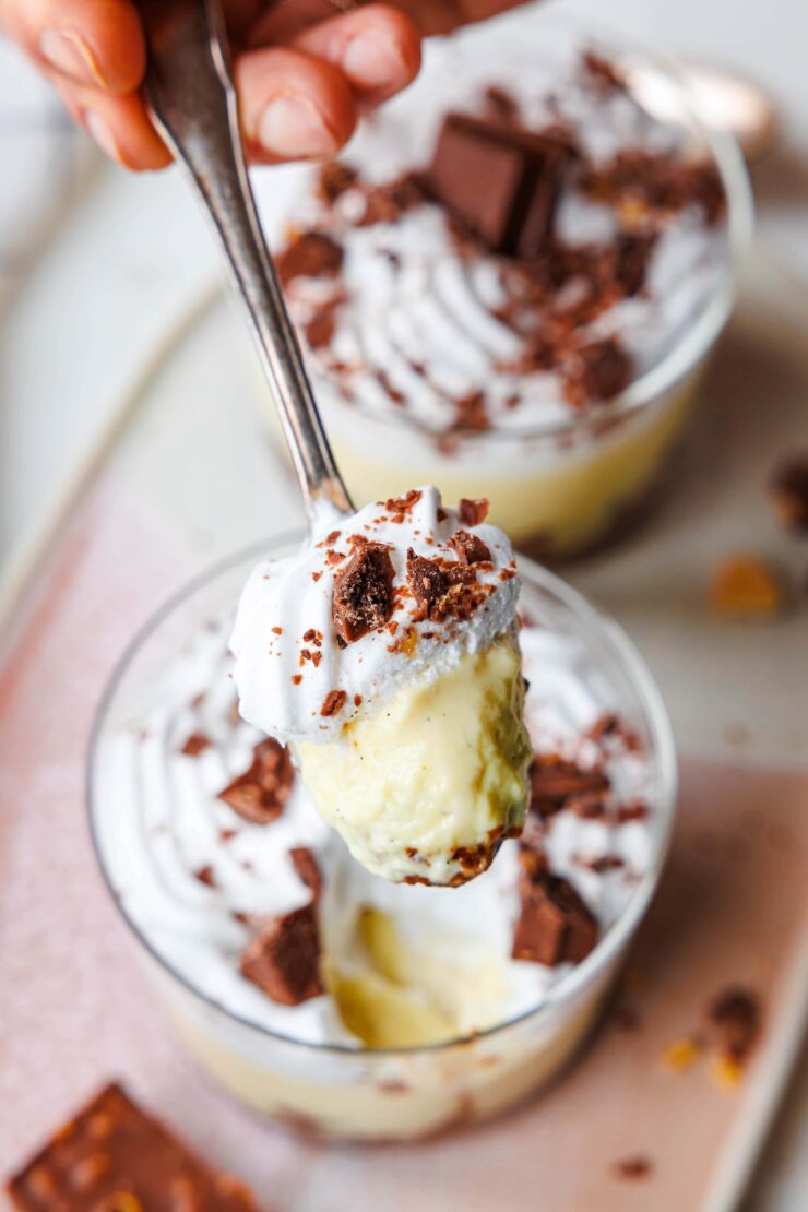 Veganes Eierlikör-Trifle mit Schokolade · Eat this! Veganes Eierlikör-Trifle mit Schokolade · Eat this!