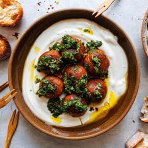 Tofu-Bällchen mit Chimichurri