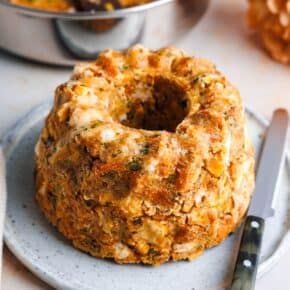 Veganer Semmelknödel-Gugelhupf